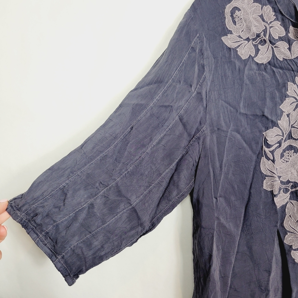 Johnny Was grey tunic - Picture 5 of 9